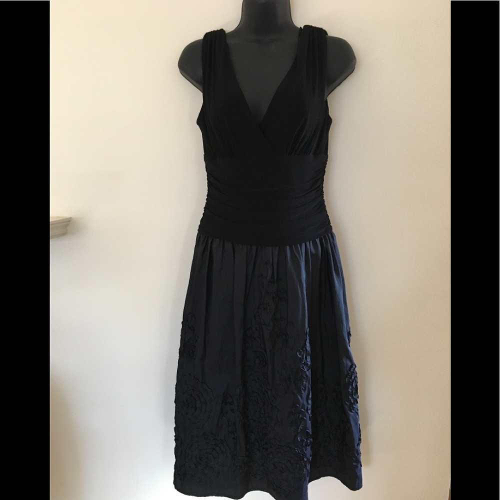 Jessica Howard Rouched HOLIDAY LBD.